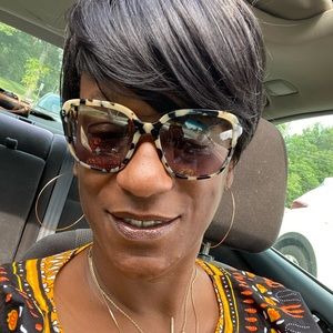 Meet your Posher, Oshea